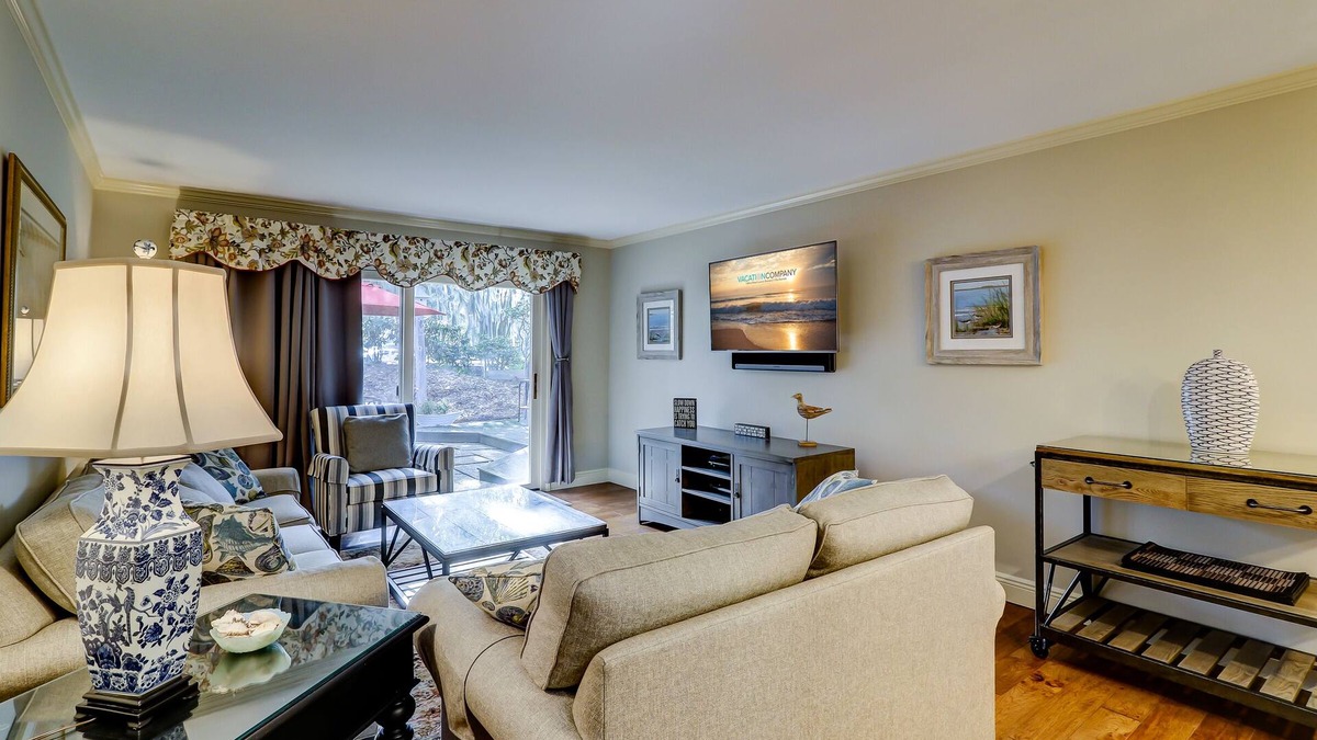 Harbour Town Condo | 823 Ketch Court - Sea Pines Townhouse in Harbourtown-Quick walk to the Marina