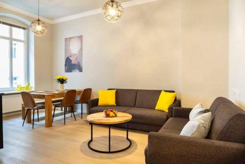 Friedrichshain Apartment | 83 m² Apartment ∙ 2 bedrooms ∙ 8 guests