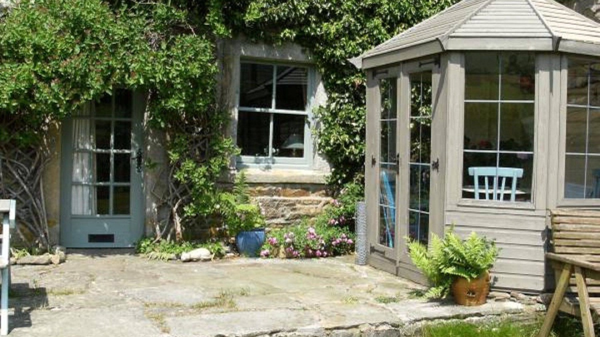 Fremington Cottage | 8430495, Intake Cottage,nCosy old cottage , open fire, amazing views.