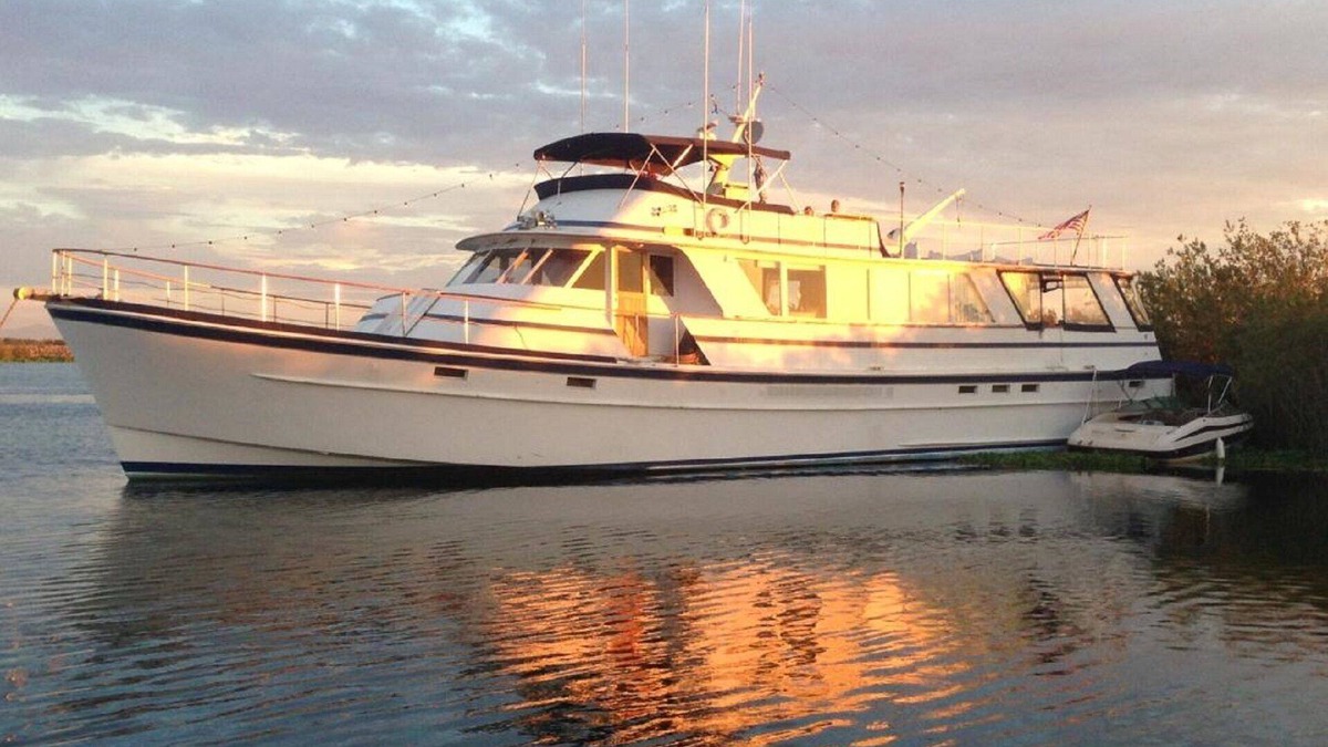 Brisbane Boat Rental | 85' Luxury Yacht, sleeps 10, can be moved to Pier 40 San Francisco