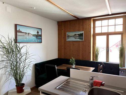 Schoftland Apartment | 85 m² Apartment ∙ 4 bedrooms ∙ 9 guests