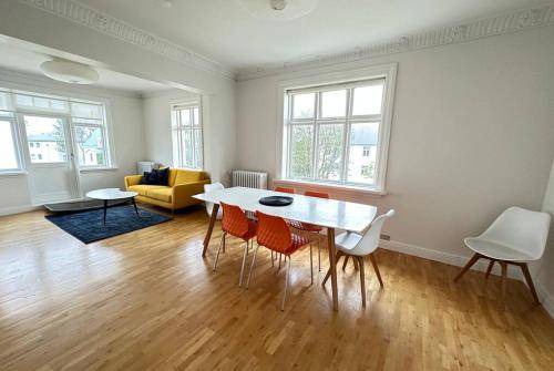 Vesturbær Apartment | 86 m² Apartment ∙ 2 bedrooms ∙ 6 guests