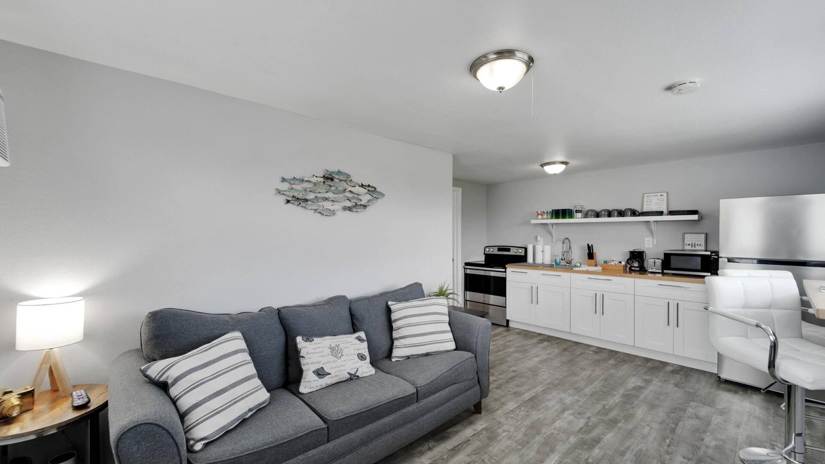 Tampa Apartment | 8818 Rocky Creek Drive Unit A