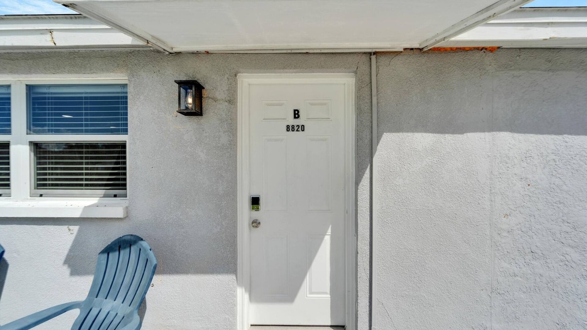 Tampa Apartment | 8820 Rocky Creek Drive Unit B