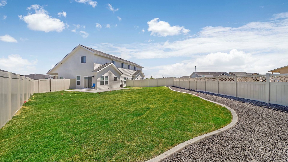 Twin Falls House | 893 Brand new construction 2 level townhome central TF