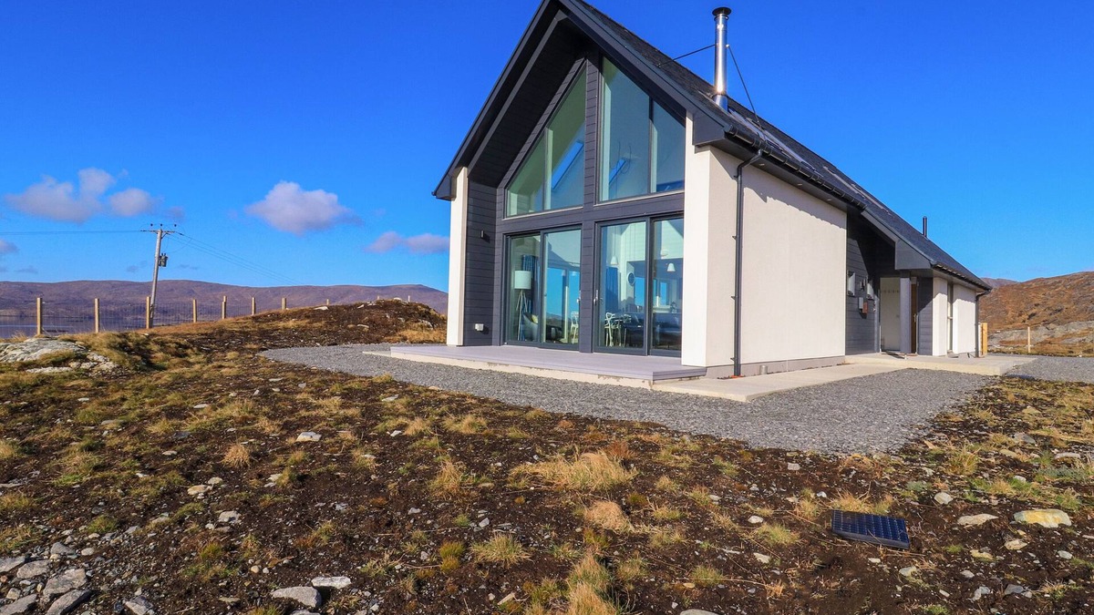 Harris Cottage | 8B CARRIGREICH, pet friendly in Tarbert Isle Of Harris