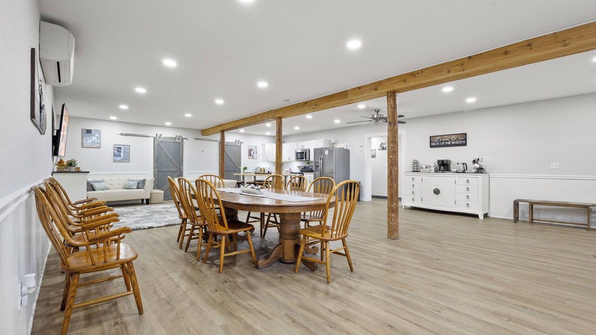 Clay County House | 8BR Private Barndominium Getaway + Near Liberty