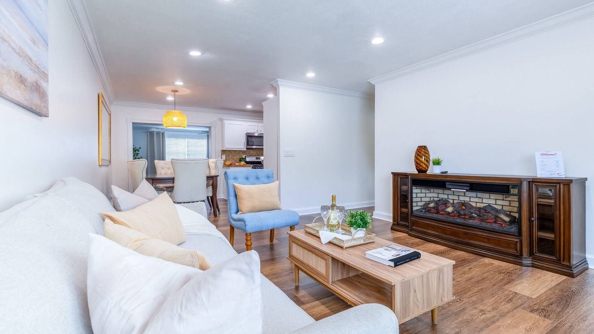 Lake Worth Corridor House | 8Ppl, Close beach, BBQ, Gazebo, Top Location