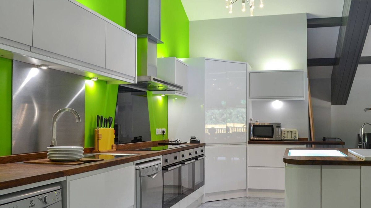 Kilnwick Cottage | 9 bedroom accommodation in Brandesburton, near Bridlington