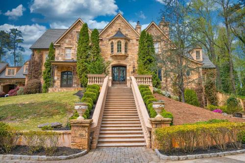Marietta House | 9-Bedroom Atlanta Mansion for Rentals and Events