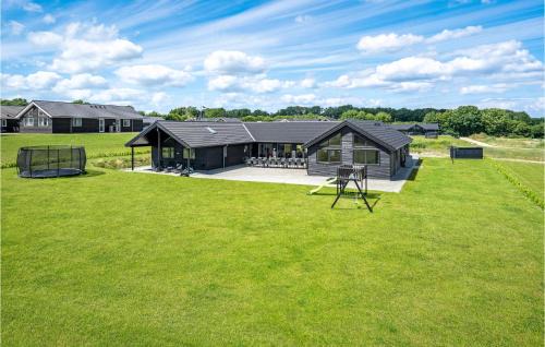 Mommark Strand House | 9 Bedroom Beautiful Home In Sydals
