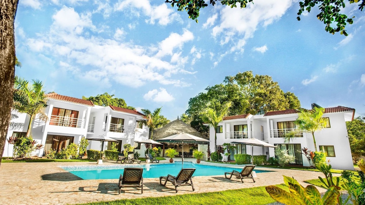 Playa Chiquita Hotel | 9 BR, Sleeps 14, Sosua Private Mini Resort, Walking distance from beach +Bonus