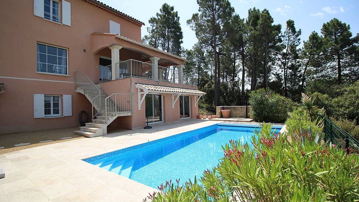 Puymeras House | 9 km from Vaison-la-Romaine, modern villa with heated pool.