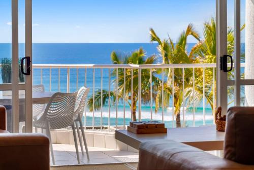 Sunshine Beach Apartment | 9 La Mer, 5 Belmore Tce - Ultimate Beachside Living