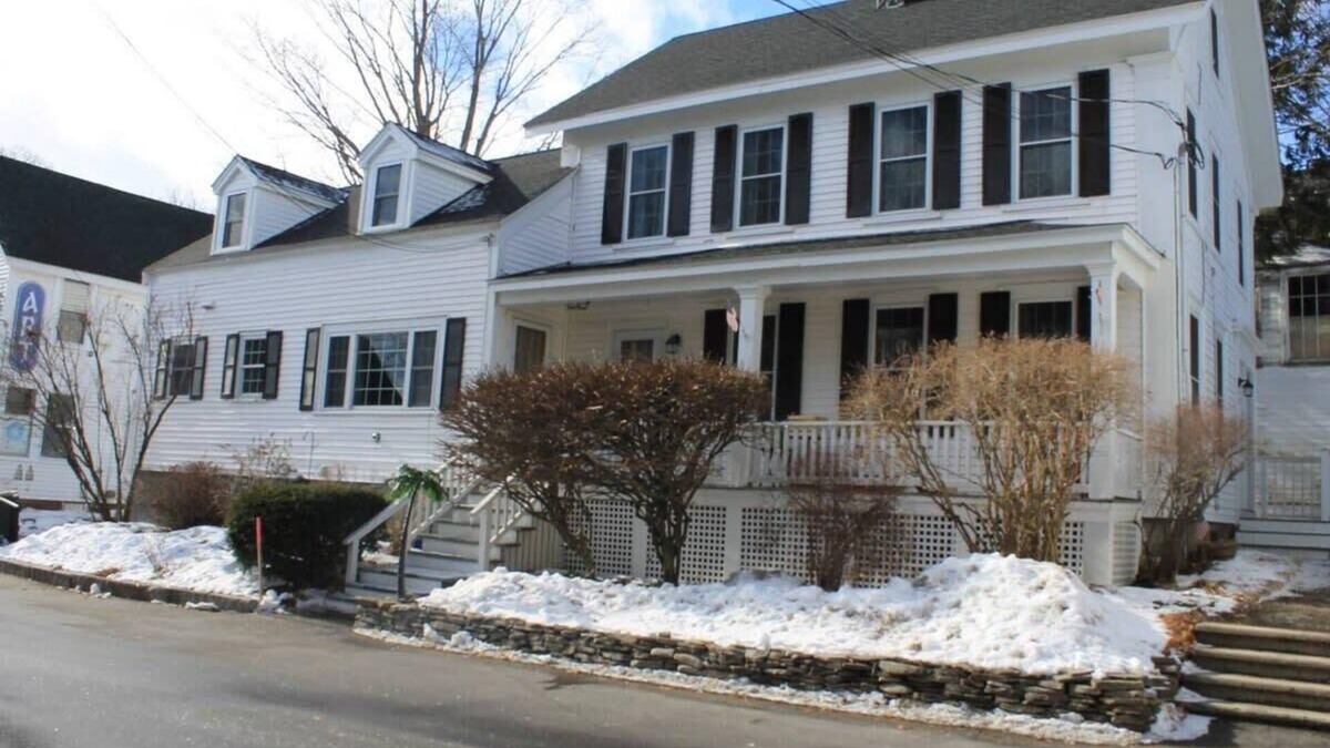 Wolfeboro Apartment | 9 Lake Street