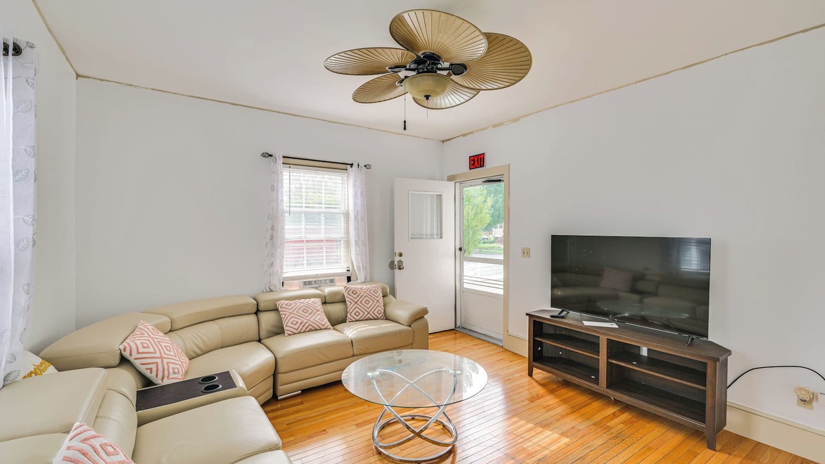 Malden Apartment | 9 Mi to Dtwn Boston: Cozy Malden Apartment