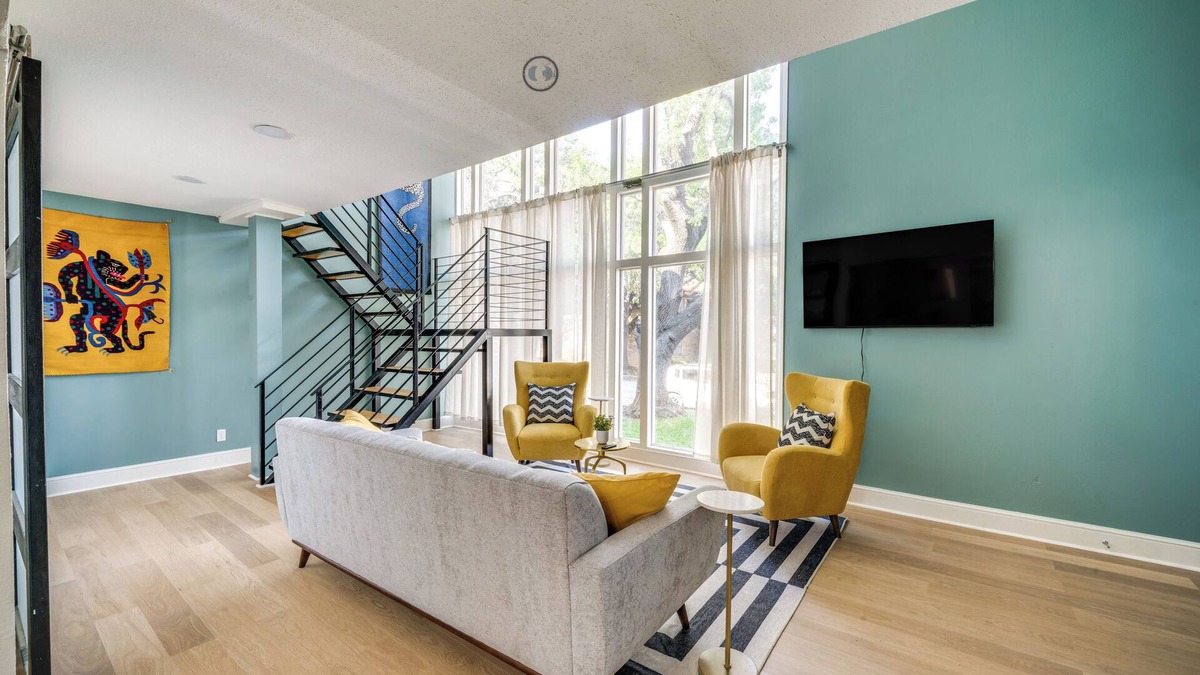 North Dallas Condo | 9 Mi to Dtwn Dallas: Condo w/Patio!
