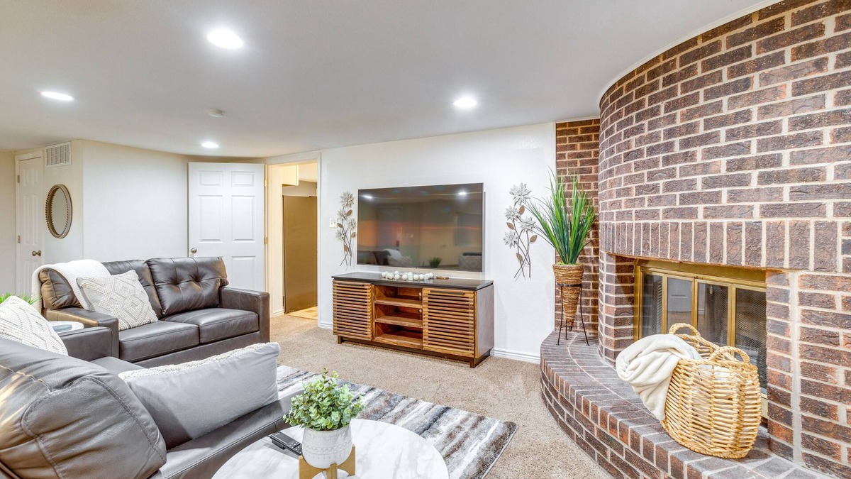Highland Park Apartment | 9 Mi to Dtwn Denver: Aurora Vacation Rental