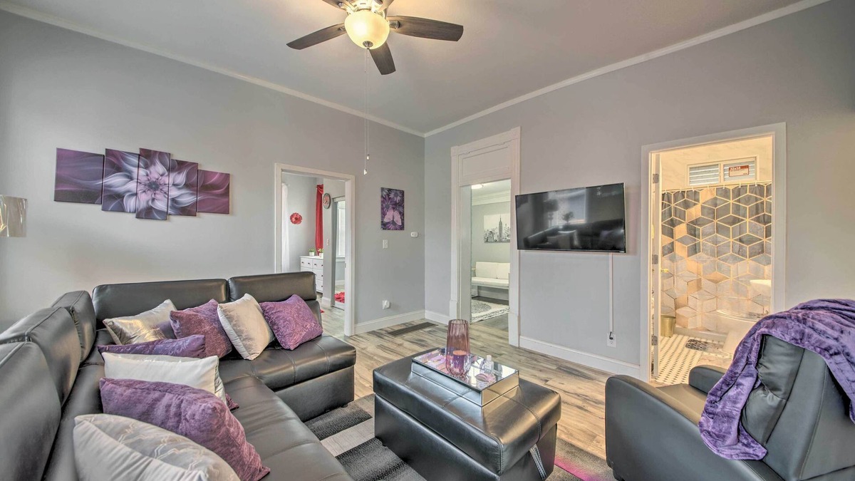 St. Louis House | 9 Mi to Dtwn: Vibrant St Louis Home!