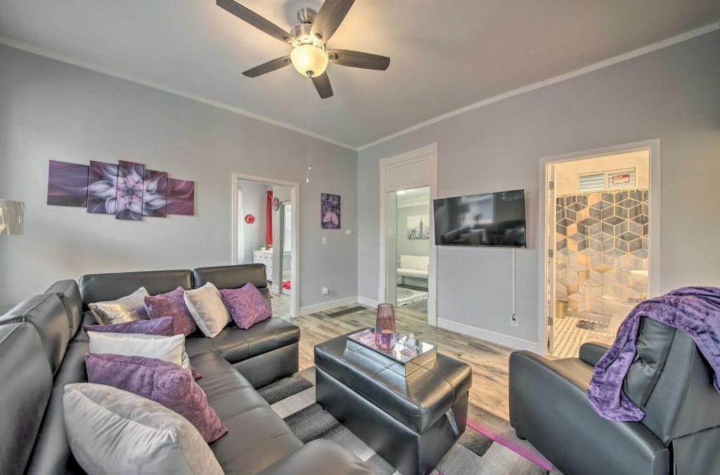 St. Louis House | 9 Mi to Dtwn Vibrant St Louis Home!