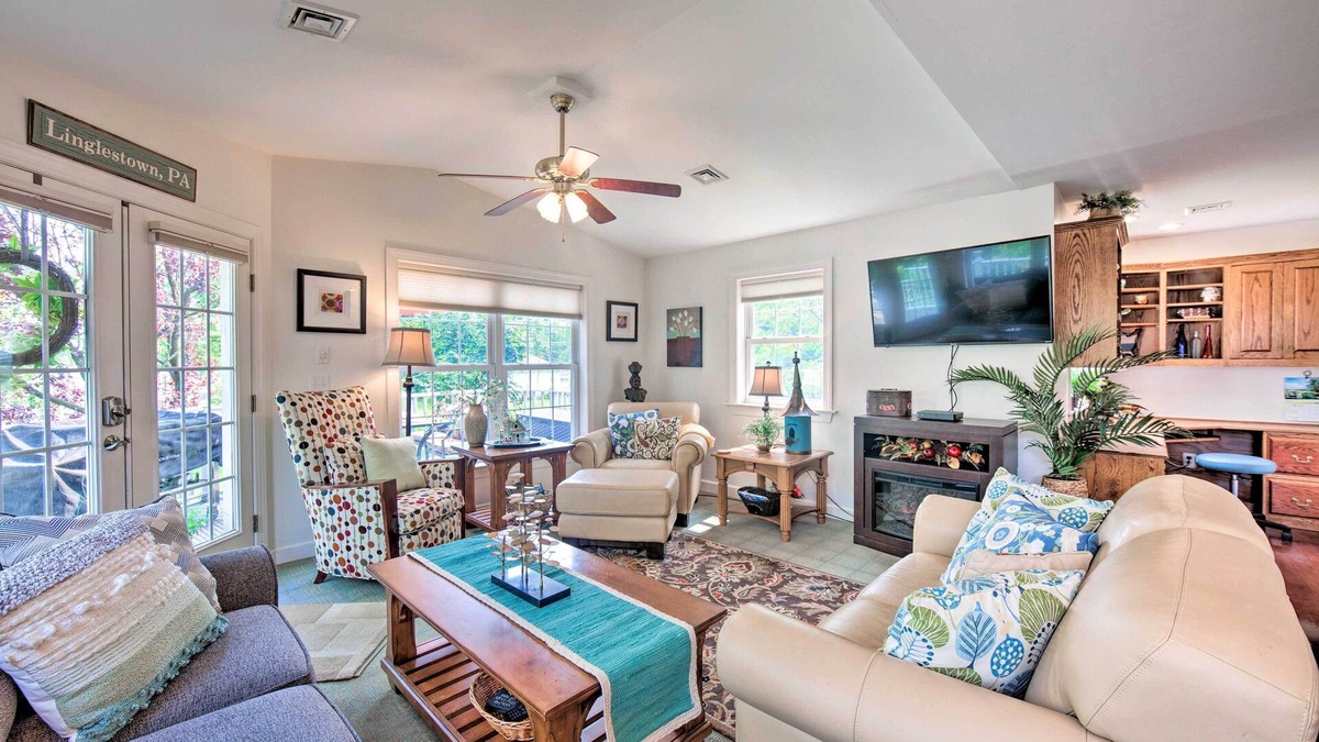 Linglestown Cottage | 9 Mi to Midtown Harrisburg: Cottage w/Deck