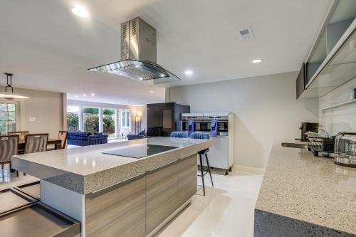 Bethesda House | 9 Mi to National Mall Spacious Bethesda Retreat!