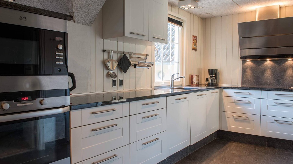 Ho House | 9 person holiday home in Blåvand