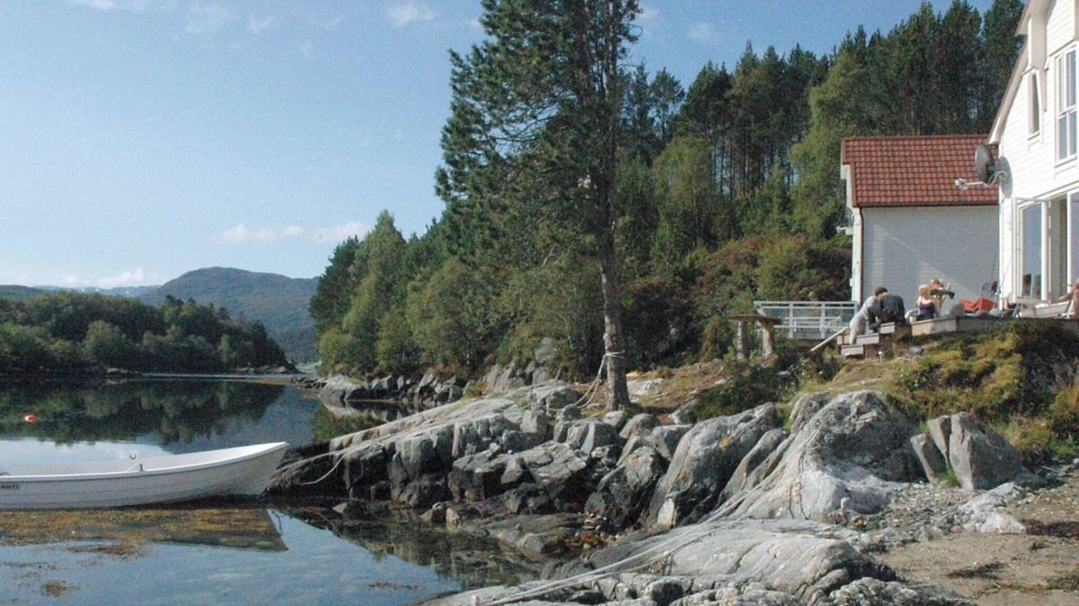 Ulstein Municipality House | 9 person holiday home in GURSKØY-By Traum