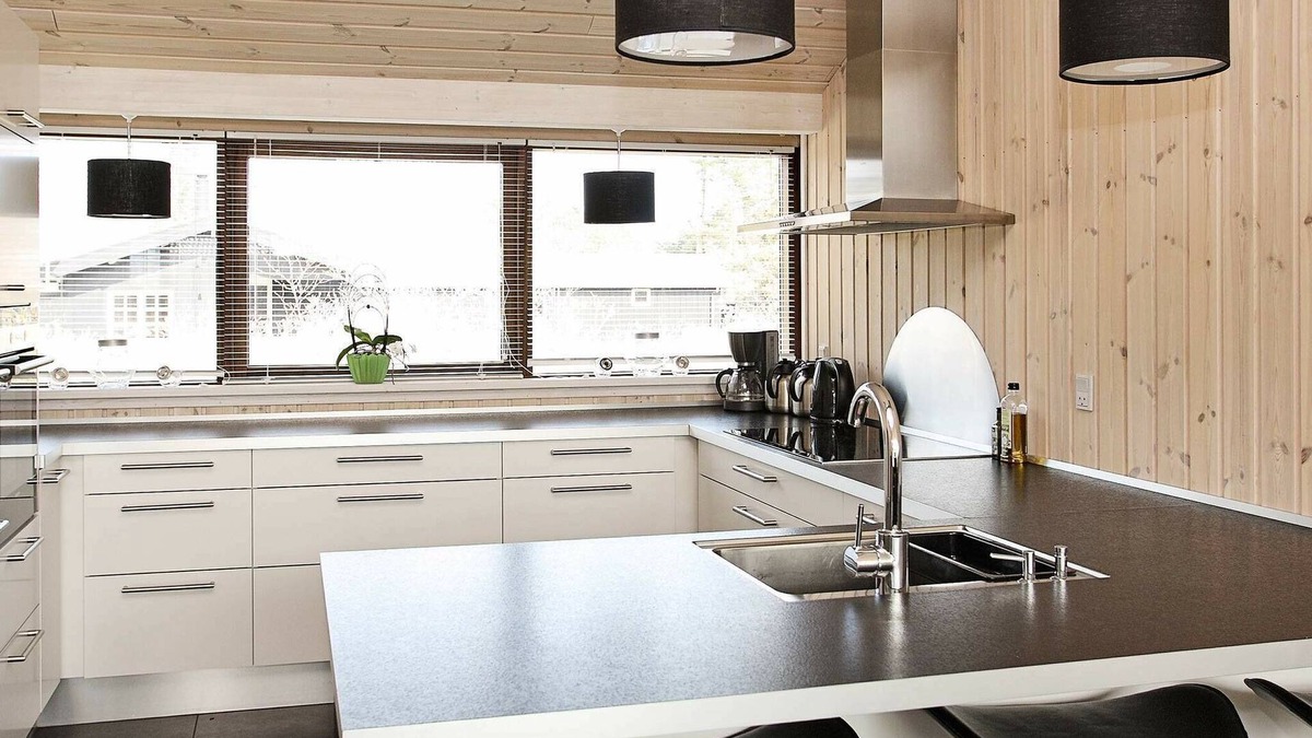 Bratten Strand House | 9 person holiday home in Jerup