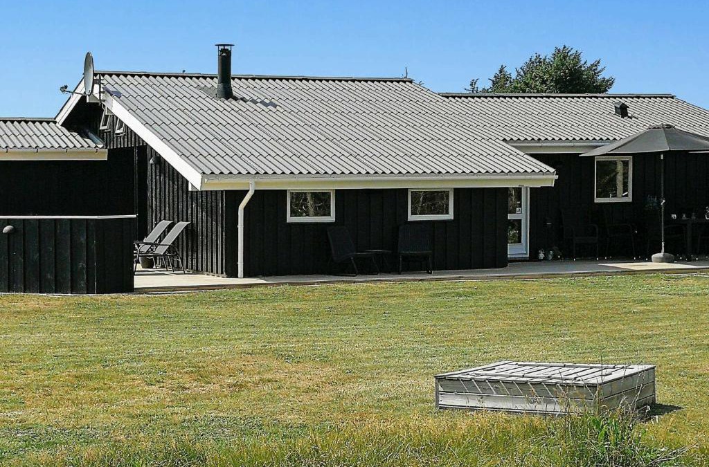 Grønhøj House | 9 person holiday home in Løkken-By Traum