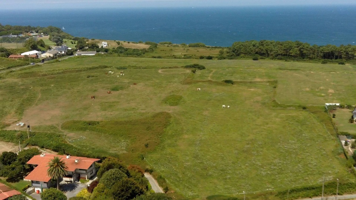 Getxo Villa | 9 Rooms. 600 sqm house. 3000 sqm garden. 500 sqm Parking.