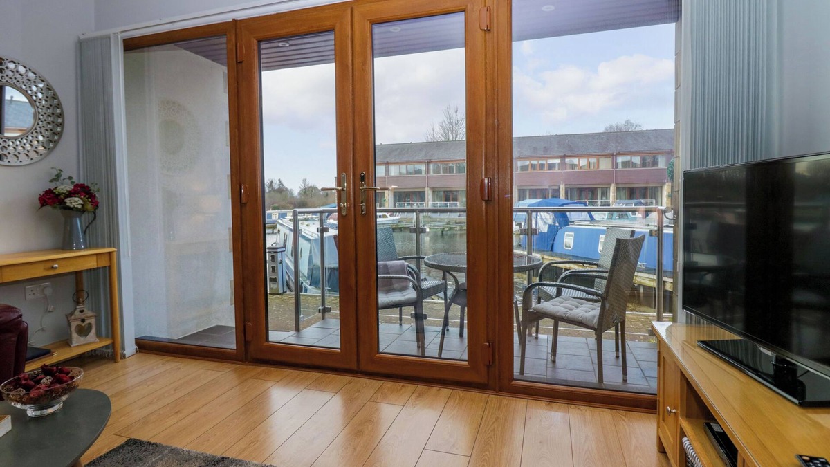 Tewitfield Cottage | 9 Swan House