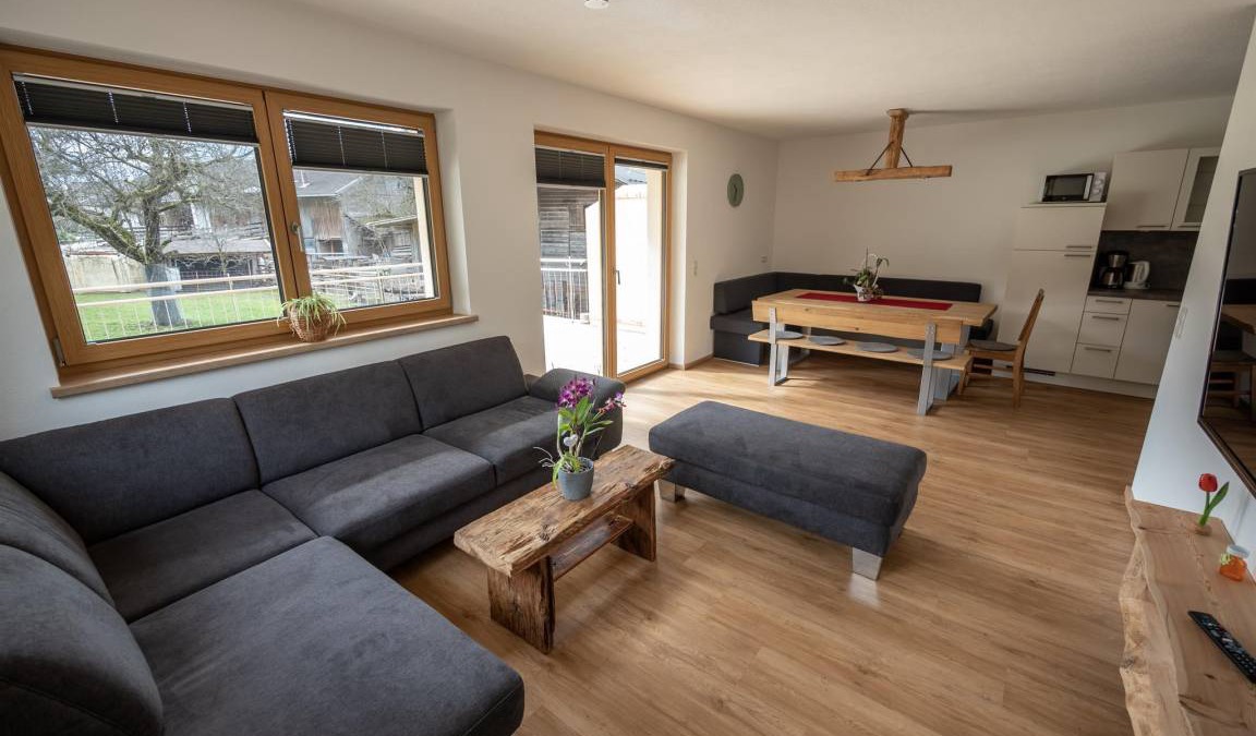 Stumm Apartment | 90 m² Apartment ∙ 3 bedrooms ∙ 10 guests