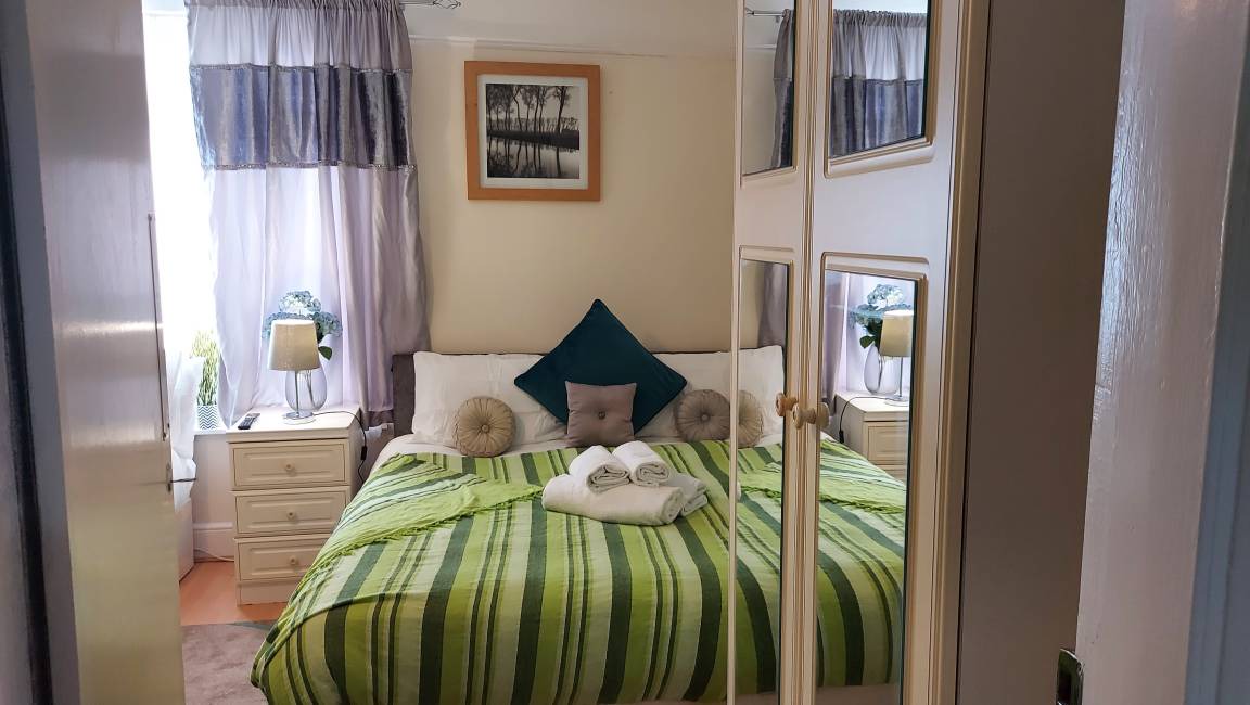Gillingham House | 90 m² House ∙ 3 bedrooms ∙ 13 guests