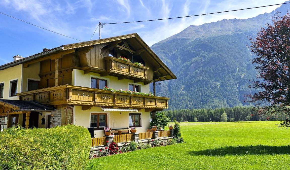 Laengenfeld Villa | 90 m² Villa ∙ 3 bedrooms ∙ 6 guests