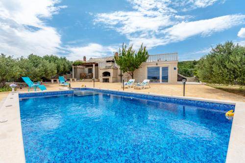Praznica Villa | 90 m² Villa ∙ 3 bedrooms ∙ 8 guests