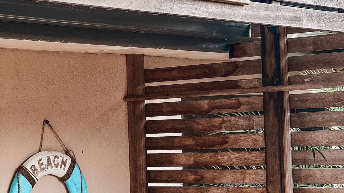 Elizabeth Beach Villa | 90 Steps to the Beach!