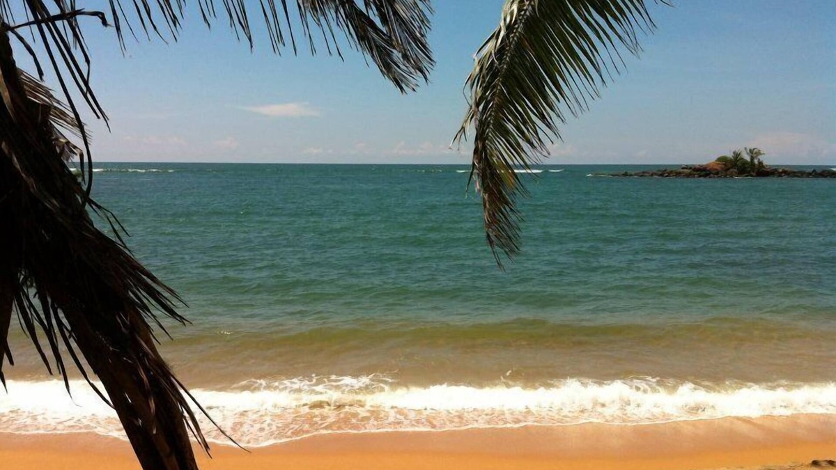 Hettimulla House | 90m 'holiday home for rent, with large terrace in Beruwela Moragalla.