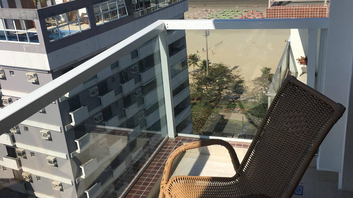 Santos Apartment | 90m2 apartment, beautiful sea view, on Gonzaga beach, with garage.