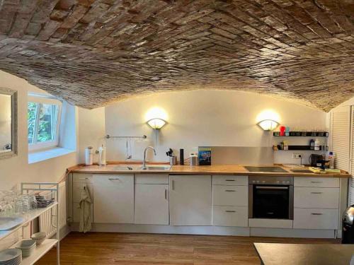 Uhlenhorst Apartment | 90sqm Unique Living Near the Alster