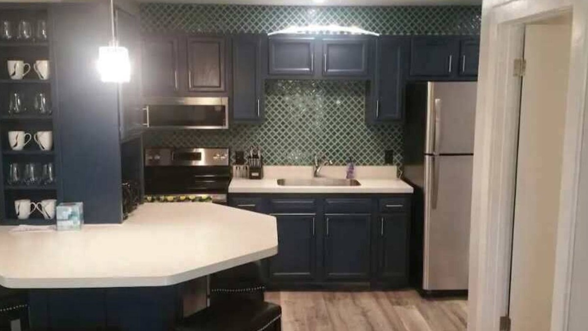 Terre Haute Apartment | 911 N. 8th St. Your Home away from Home