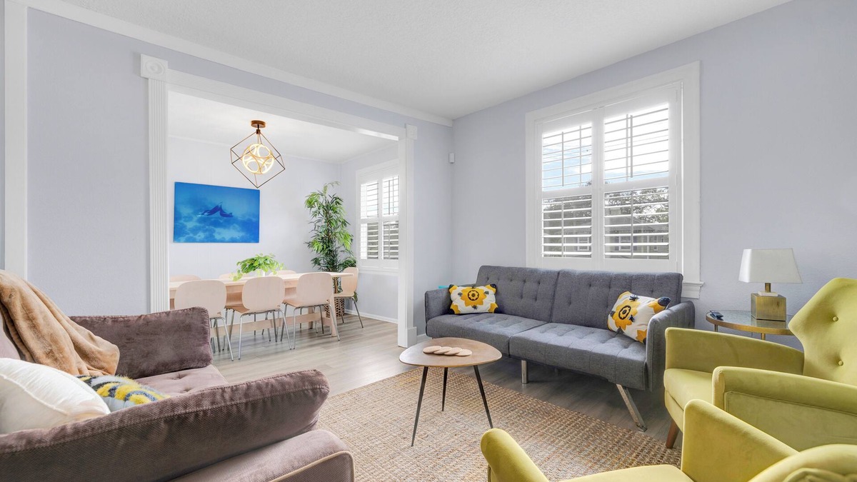 Southbank House | 917- Stylish, Pets OK, San Marco Near Hospitals