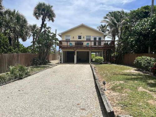 Ambersand Beach House | 93 m² House ∙ 2 bedrooms ∙ 5 guests