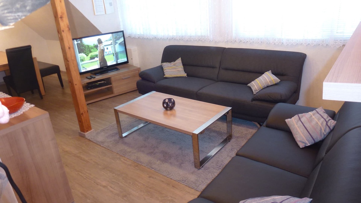 Uelvesbull Condo | 95sqm apartment with fireplace for 2-7 people-10 minutes to the North Sea