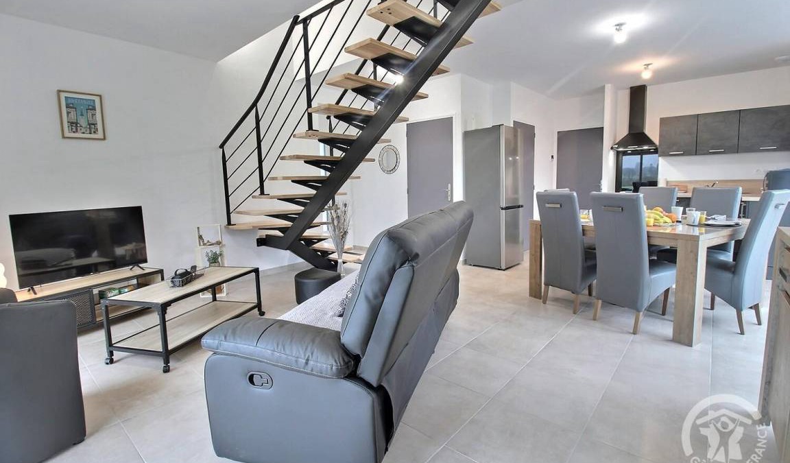 Plouvara House | 96 m² Gîte ∙ 3 bedrooms ∙ 4 guests