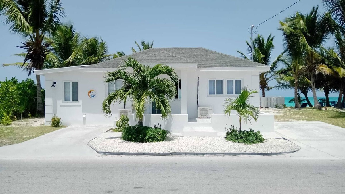 Steventon Villa | 960 Sq. ft Beach Front Villa located in Steventon, Exuma, Bahamas .