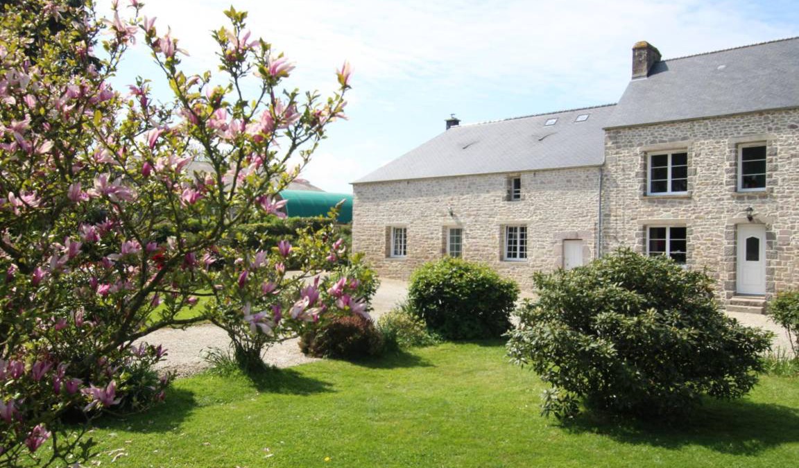 Couville Cottage | 98 m² Cabin ∙ 3 bedrooms ∙ 6 guests