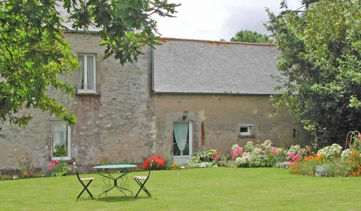 Montaigu-la-Brisette Cottage | 98 m² Cabin ∙ 2 bedrooms ∙ 4 guests