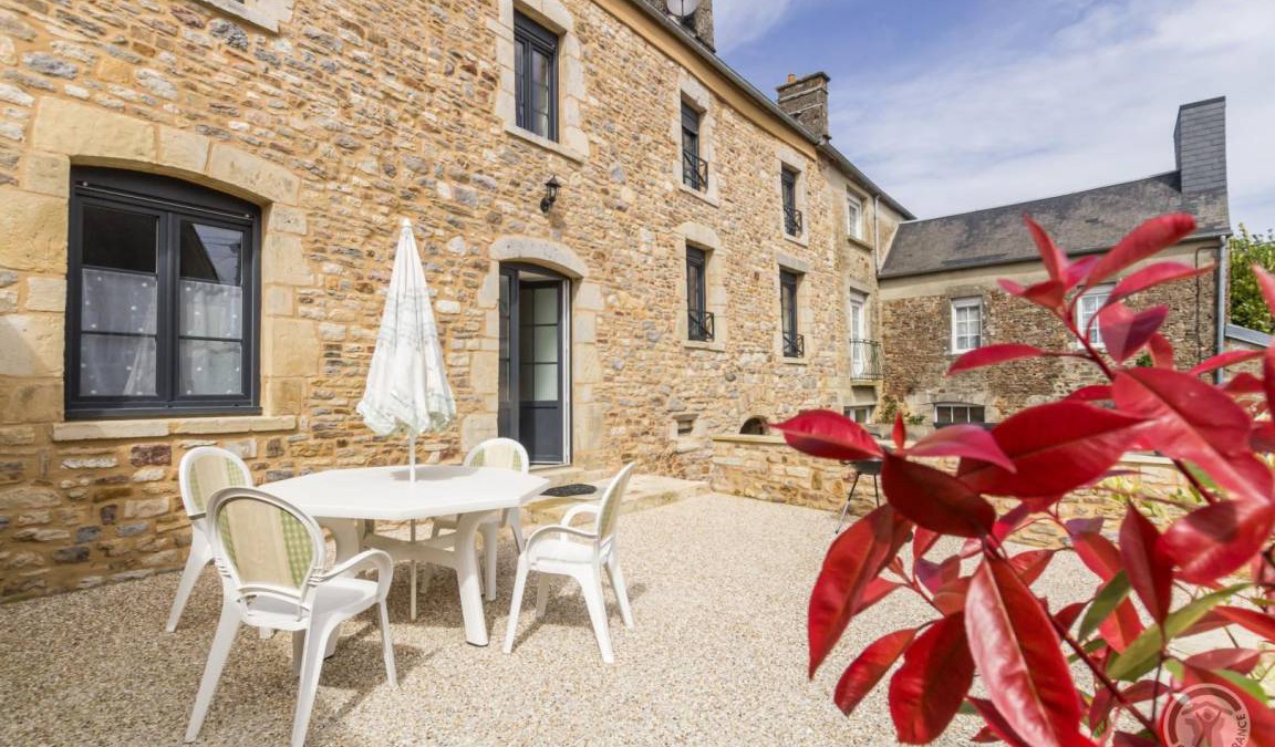 Pretot-Sainte-Suzanne House | 98 m² Gîte ∙ 3 bedrooms ∙ 6 guests