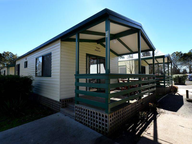 Ballarat East Resort | 999 m² Resort ∙ 3 bedrooms ∙ 20 guests